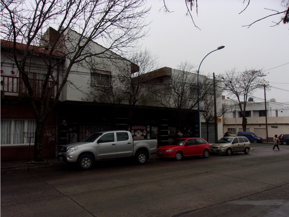 P/INVERSION 2 VIVIENDAS MAS QUINCHO APTO DEPTO PATIO MAS 4 LOCALES EN ESQUINA TODO EN BLOCK — foto 5