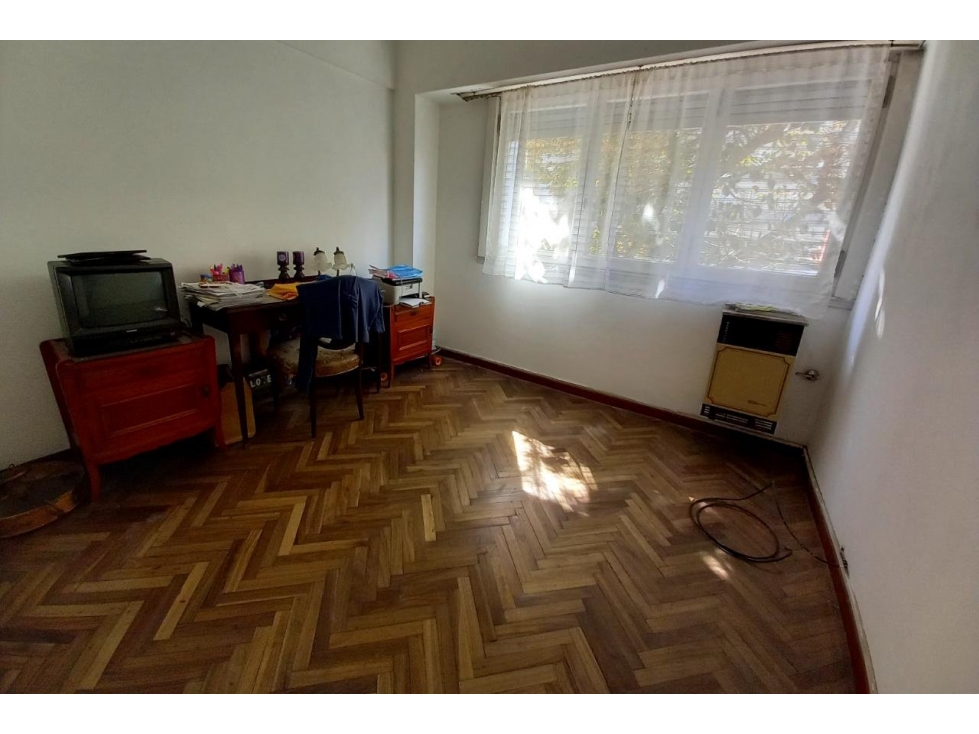 VENTA 3 AMBIENTES CON DEPENDENCIA AL FRENTE SOBRE AVENIDA COLON — foto 4