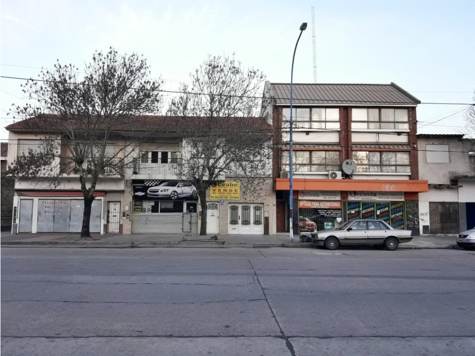 VENTA LOCAL 3 viviendas ,losa apto galpón, garage VENTA URGENTE - 2