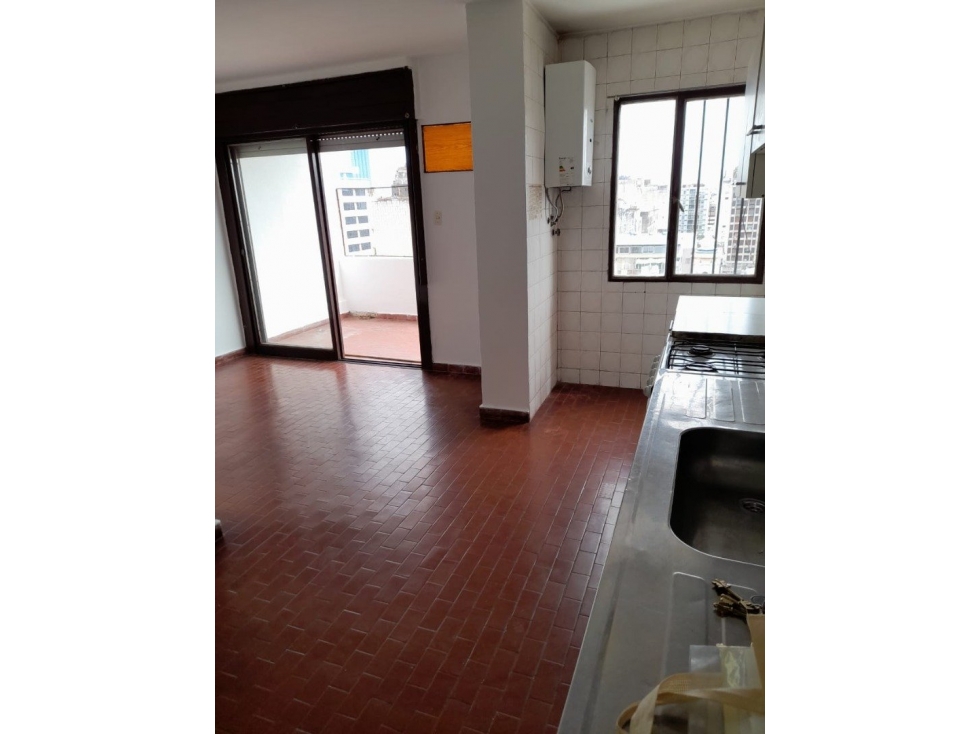 Depto de tres dormitorios en venta en complejo Santo Domingo