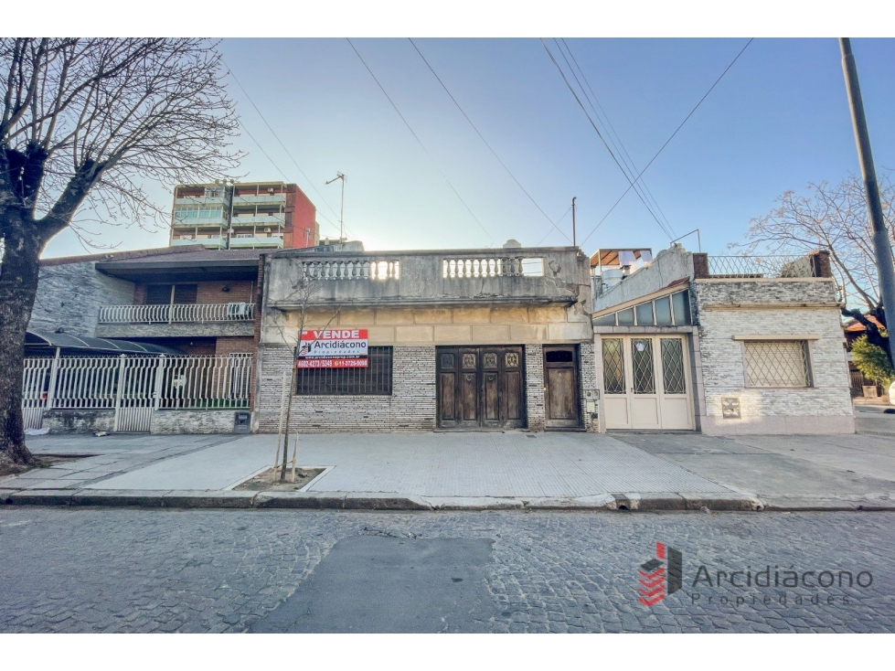 VENTA CASA CON COCHERA A DEMOLER/ LOTE, SAYOS 5400, VILLA LUGANO - 1
