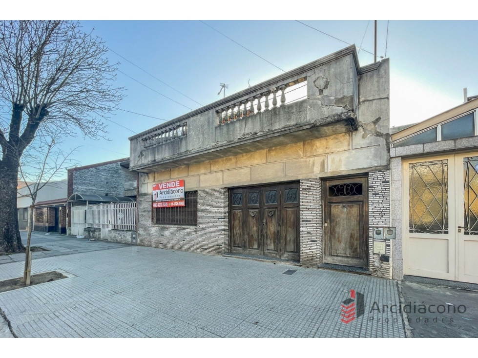 VENTA CASA CON COCHERA A REFACCIONAR/ LOTE, SAYOS 5400, VILLA LUGANO - 1