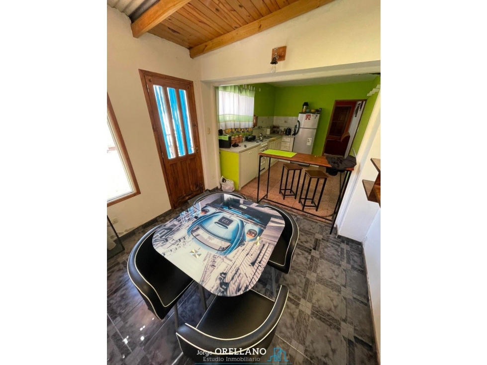 VENTA OPORTUNIDAD CASA SOBRE LOTE PROPIO DE 333m2 CON PARQUE Y QUINCHO CON PARRILLA — foto 6