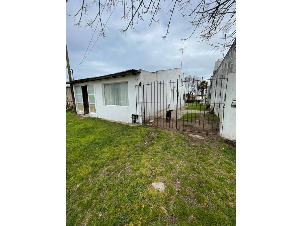 VENTA DE CASA CON LOCAL SOBRE LOTE DE 341m2 EN MIRAMAR - 2