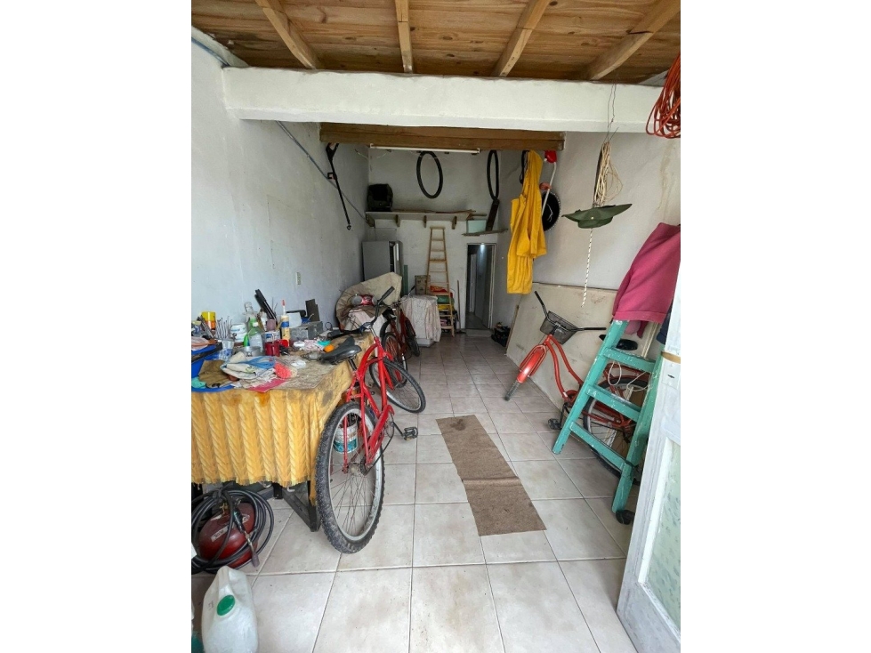 VENTA DE CASA CON LOCAL SOBRE LOTE DE 341m2 EN MIRAMAR - 6