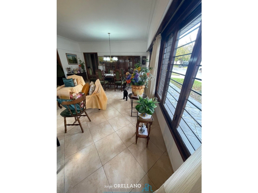 VENTA EXCELENTE CHALET CON PATIO Y PARRILLA EN FLORENCIO SANCHEZ — foto 4
