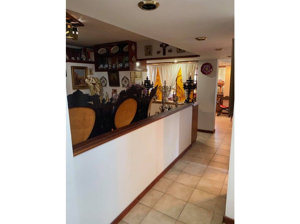 VENTA EXCELENTE RESIDENCIA CON QUINCHO Y PATIO EN PARQUE LURO — foto 6