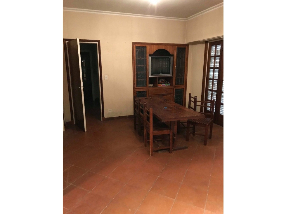 VENTA CHALET CON DEPARTAMENTO INDEPENDIENTE Y QUINCHO ASADOR — foto 4
