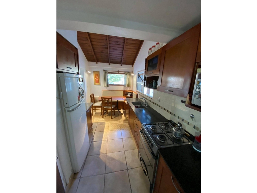 VENTA CASA RECICLADA CON 3 DORMITORIOS PATIO CON PARRILLA — foto 5