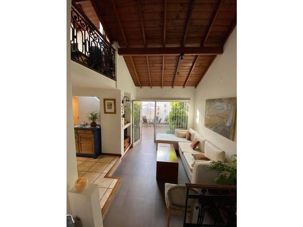 VENTA CASA RECICLADA CON 3 DORMITORIOS PATIO CON PARRILLA