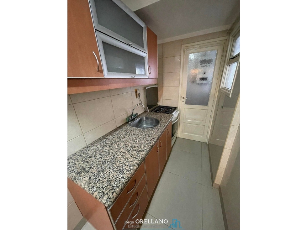 VENTA DE DEPARTMENTO 2 AMB CON PATIO CERRADO Y COCHERA — foto 4