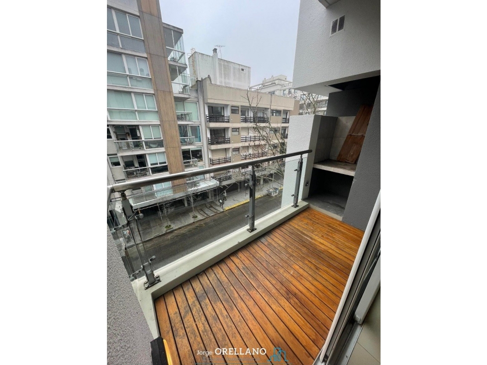 VENTA SEMIPISO 2 AMB CON COCHERA BAULERA Y PARRILLA ZONA GUEMES — foto 2