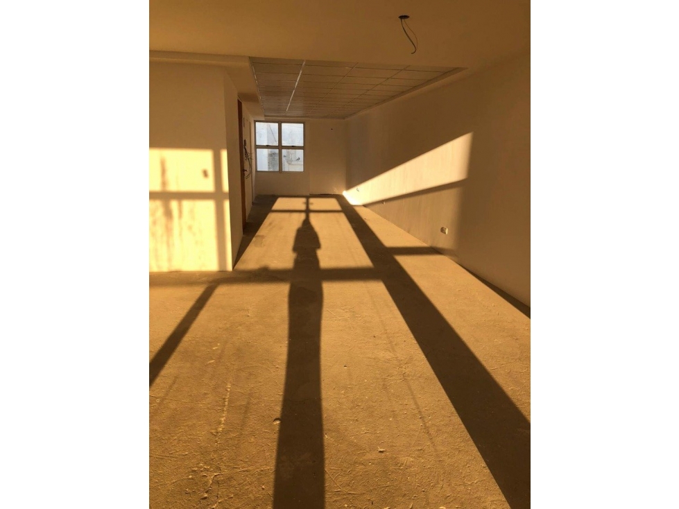 VENTA OFICINA SEMIPISO PLAZA MITRE - 5