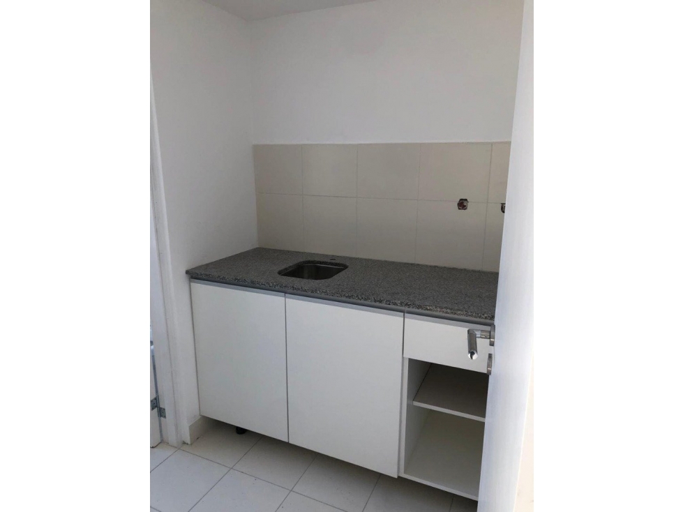 VENTA OFICINA SEMIPISO PLAZA MITRE - 6