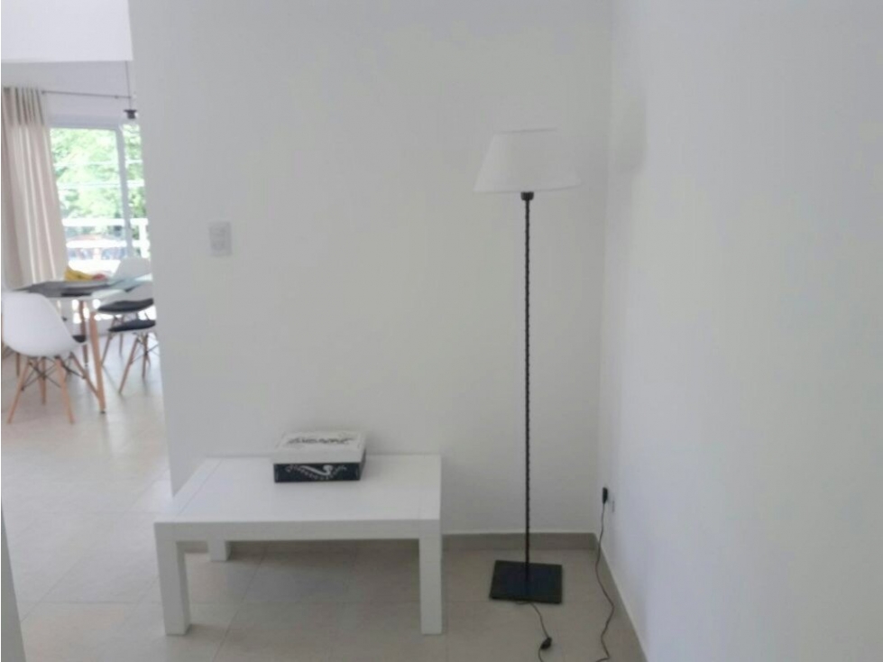 ALQUILER POR TEMPORADA - A DOS CUADRAS DEL MAR, CON BALCÓN Y WIFI