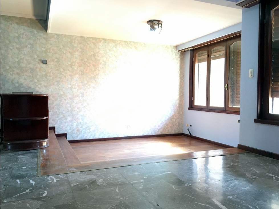 VENTA - HERMOSO E IMPORTANTE CHALET EN PARQUE LURO — foto 3