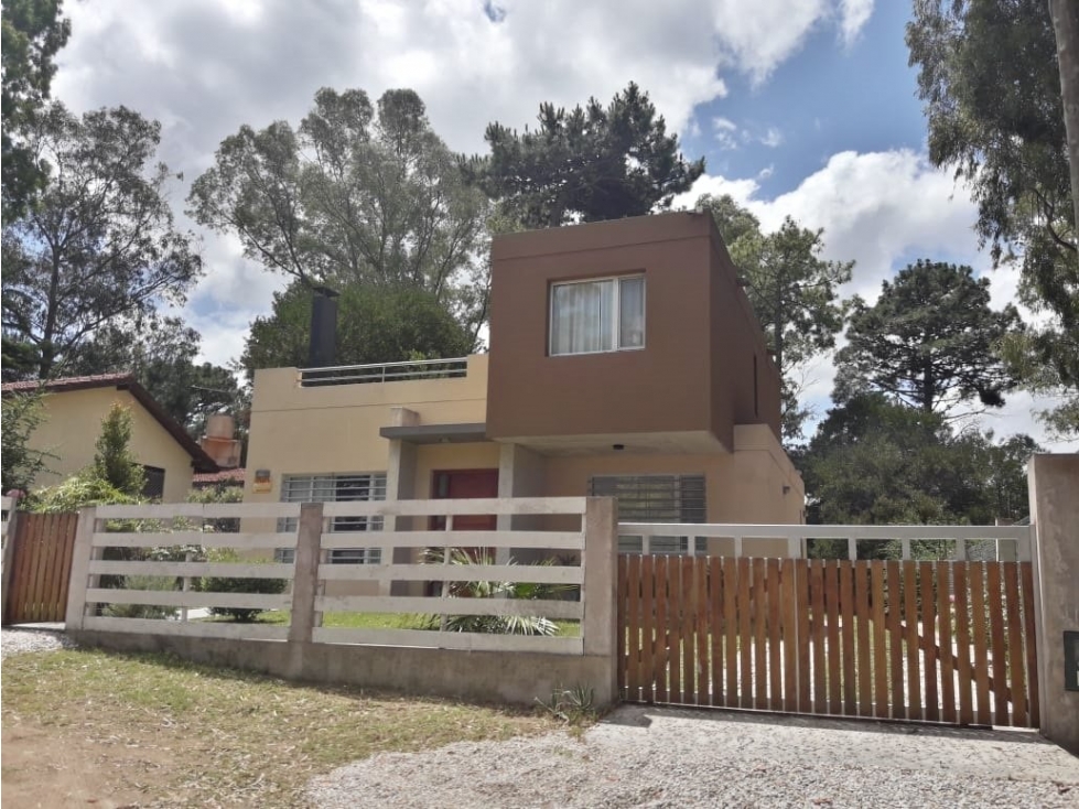 Hermosa casa en excelente zona en Valeria del mar - 1