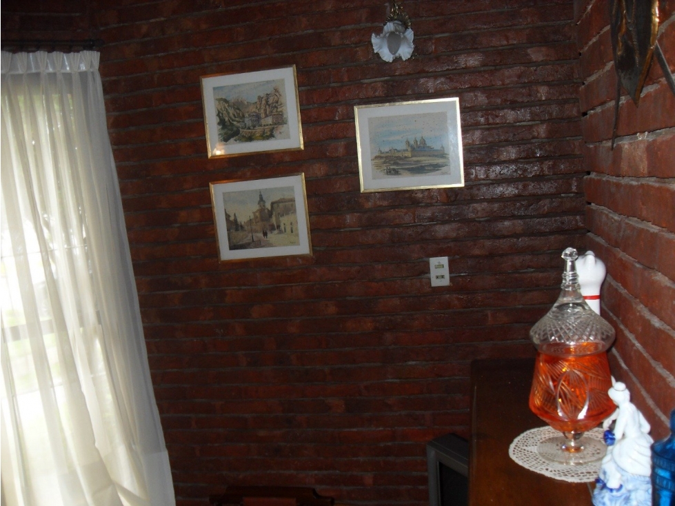 MOGOTES ; CHALET 4 AMBIENTES MUY COMODO - 4