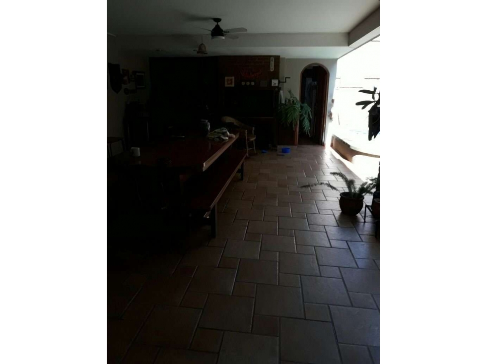 VENDO IMPONENTE CASA CÉNTRICA, POSADAS. - 3
