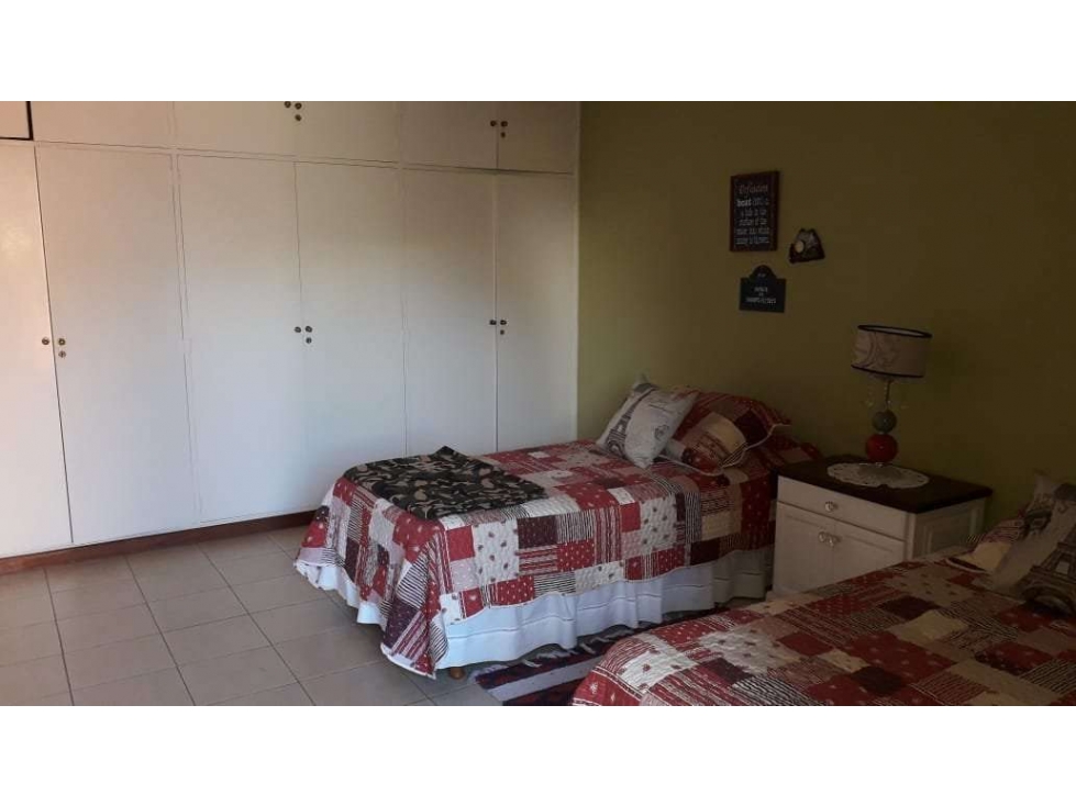 VENDO IMPONENTE CASA CÉNTRICA, POSADAS. - 4