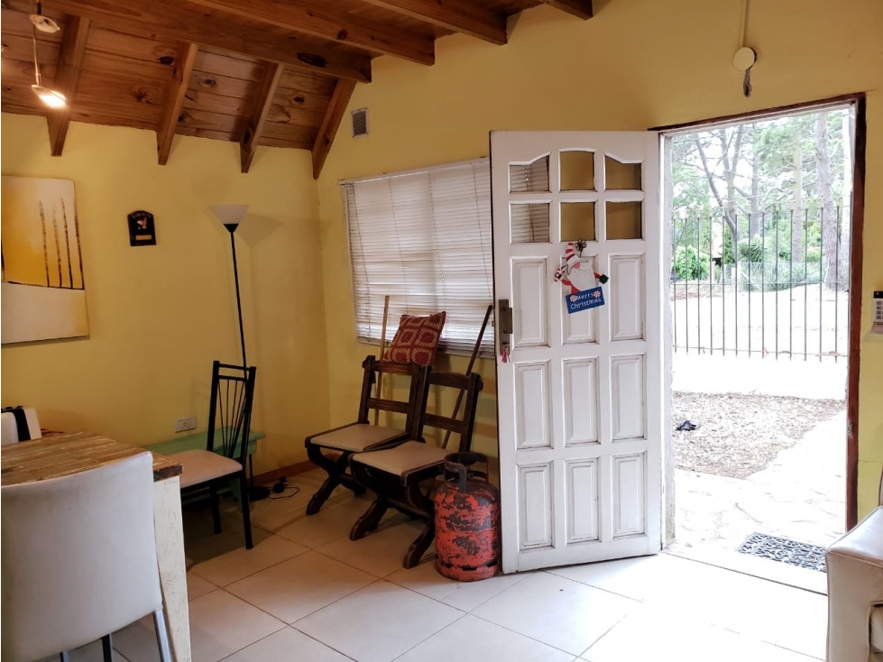 CASA ESTILO CABAÑA EN EXCELENTE ZONA DE VALERIA DEL MAR — foto 2