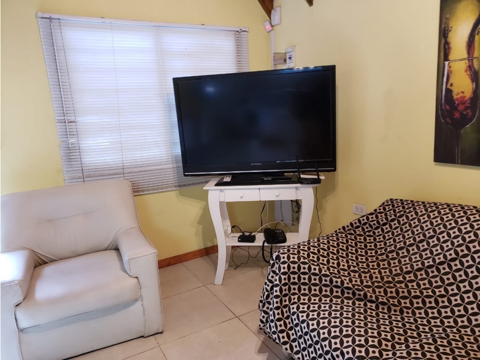 CASA ESTILO CABAÑA EN EXCELENTE ZONA DE VALERIA DEL MAR — foto 3