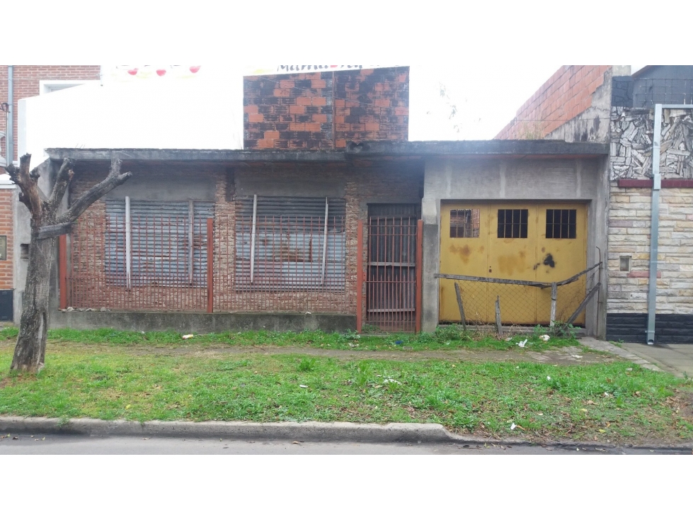 MÁRMOL, entre Sarratea y Pampa. Vivienda en construcción - 1