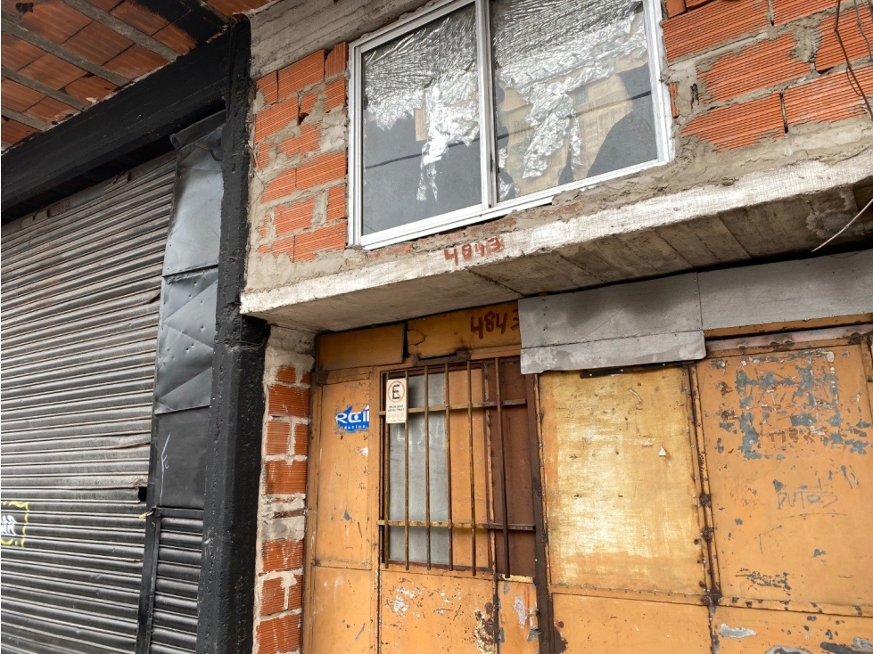 CRISTIANIA 4843 e/ Jorge Newbery y Anatole France