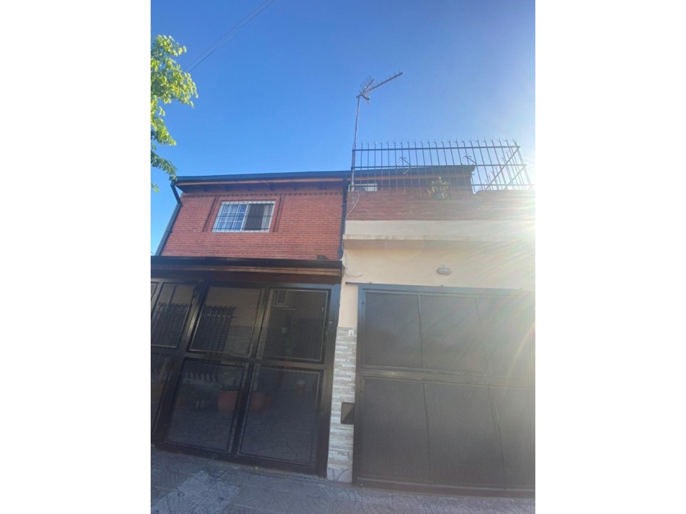 ALVEAR 3225 e/Llerena y Luján