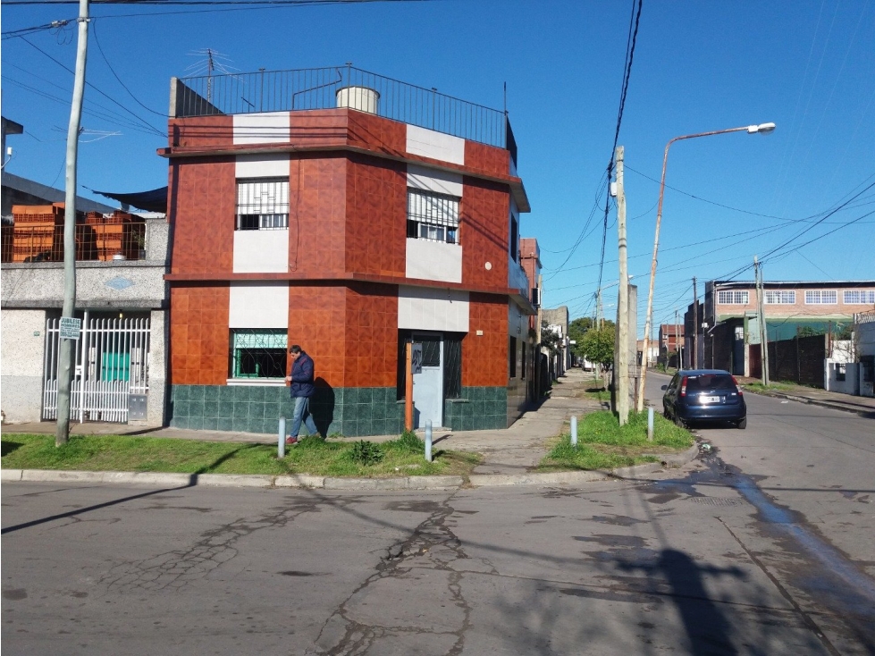 Zinny 304, Isidro Casanova