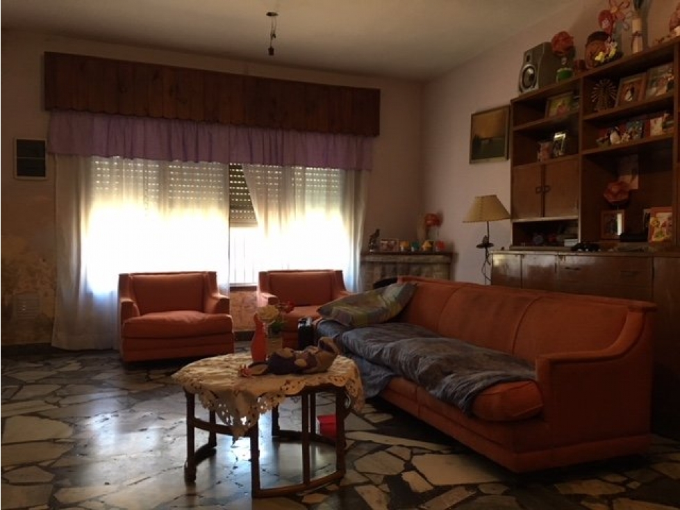 QUITO 5079, entre Segundo Sombra y La Porteña, Isidro Casanova — foto 3