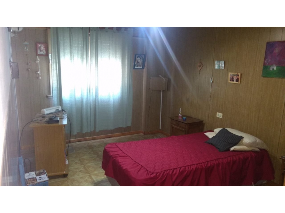 CISNEROS 5956, entre Bruselas y Lisboa, Isidro Casanova — foto 4