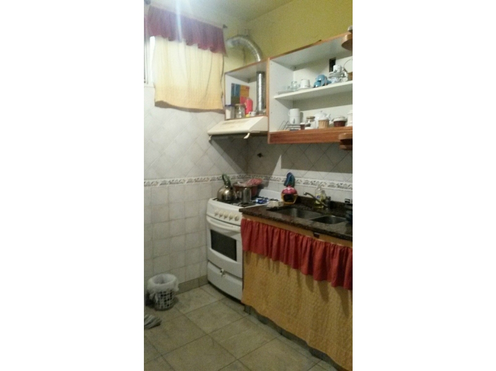 LA HAYA 3194, Planta Baja, Depto "B", Isidro Casanova. - 3