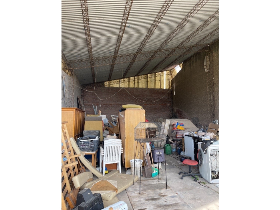 casa con galpon taller - 6