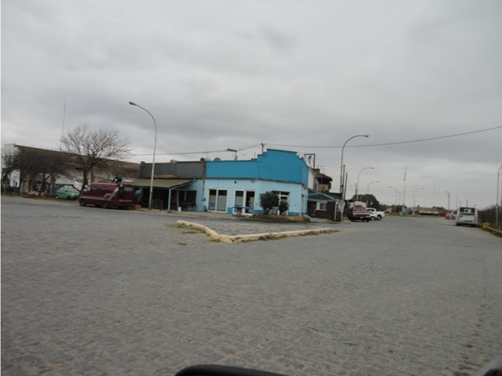 local en el puerto de necochea Av. 10 y Av. 59 - 4
