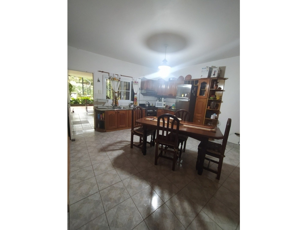 DISTINGUIDA CASA ZONA AV RADEMACHER Y MONTEAGUDO Cod C655 - 2