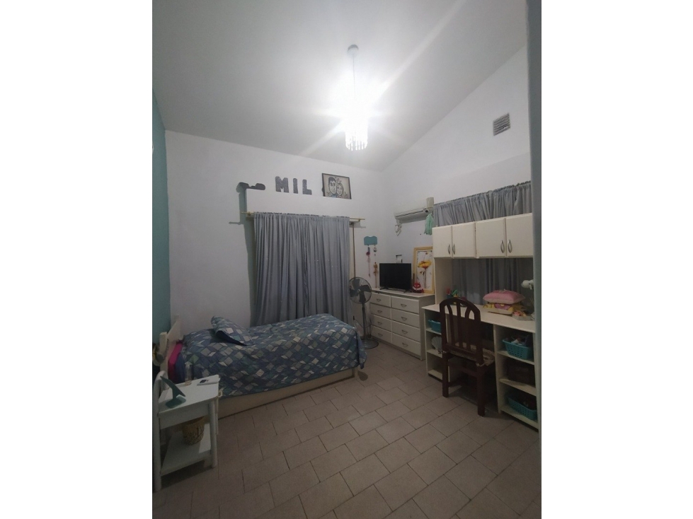 DISTINGUIDA CASA ZONA AV RADEMACHER Y MONTEAGUDO Cod C655 - 4
