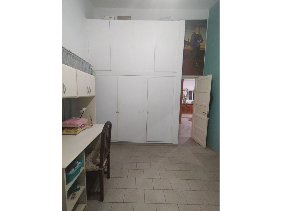 DISTINGUIDA CASA ZONA AV RADEMACHER Y MONTEAGUDO Cod C655 - 5