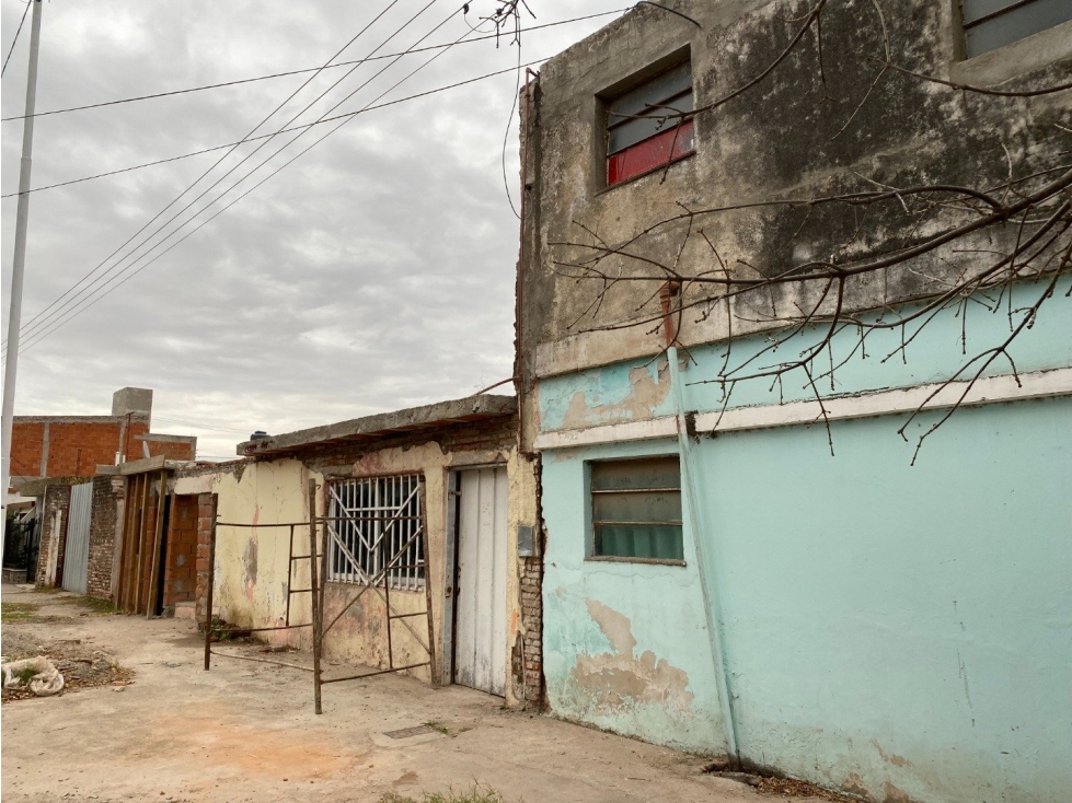 Oportunidad de Inversión! Casa + Deptos en Venta - 3
