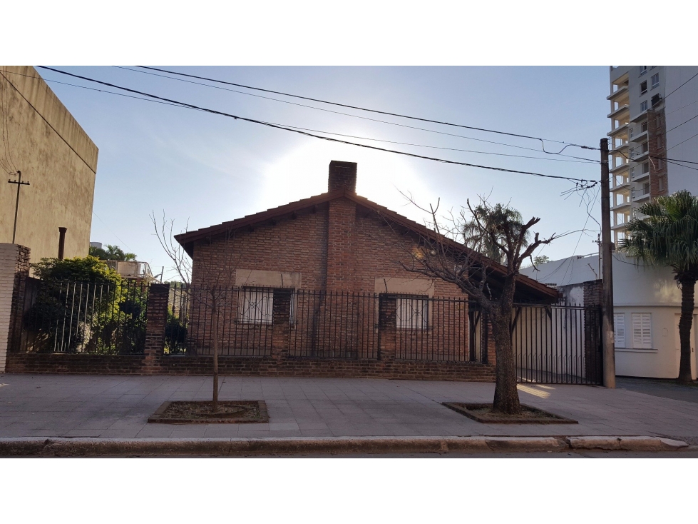 Espectacular inmueble sobre 15x50 en microcentro!