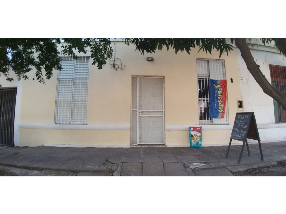Local comercial y 2 departamentos!