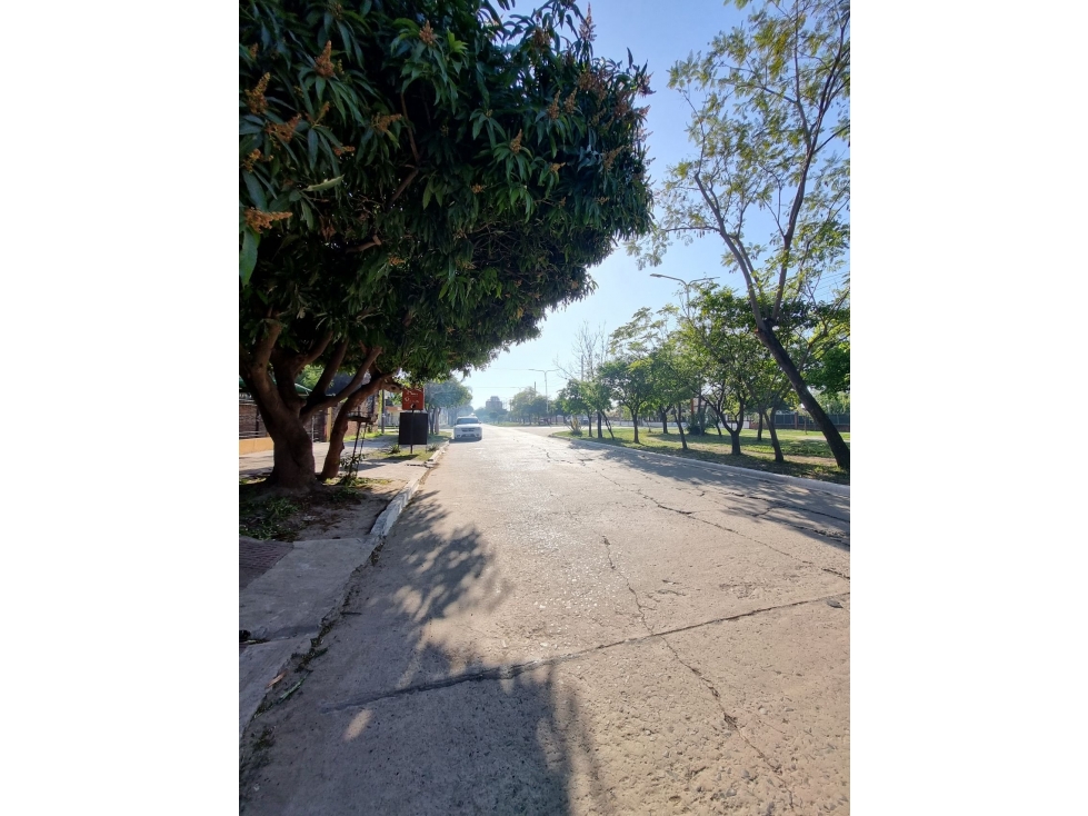 Casa con departamento sobre Av Las Heras, 400 m2, zona UNNE - 5