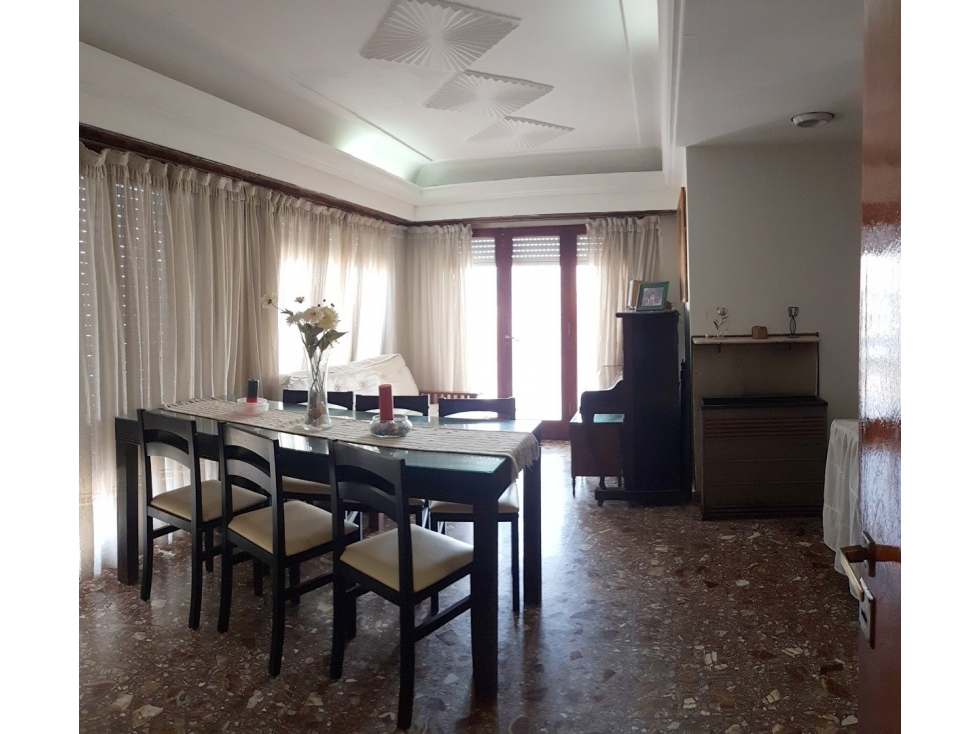 Chalet 4 amb. Planta Alta + 3 locales - José Hernández y Gaboto - 3