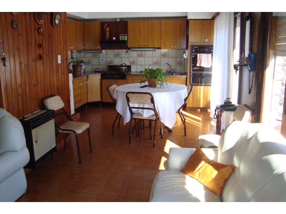 Chalet 4 amb. APTO CRÉDITO - Tierra del Fuego y 9 de Julio - 4