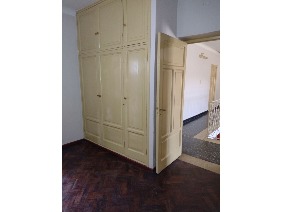 VENDO CHALET HOSTEL + 4 DEPARTAMENTOS - 6