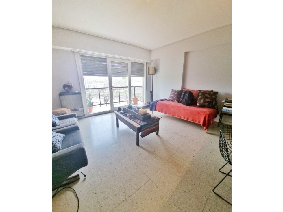 Departamento 4 amb.con balcón - AP CREDITO- Bronzini y 9 de Julio - 5