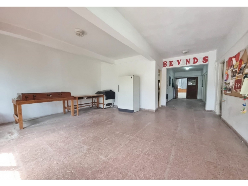 Local/Depósito con aulas - Gianelli y Bouchard — foto 2