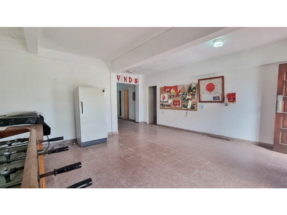 Local/Depósito con aulas - Gianelli y Bouchard — foto 3