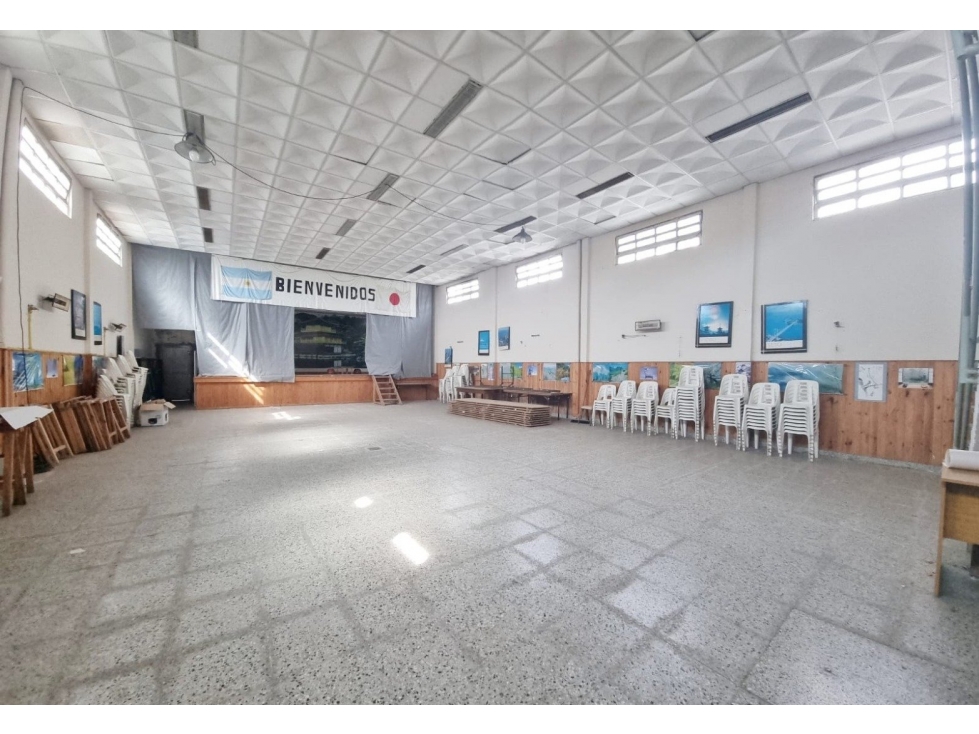 Local/Depósito con aulas - Gianelli y Bouchard
