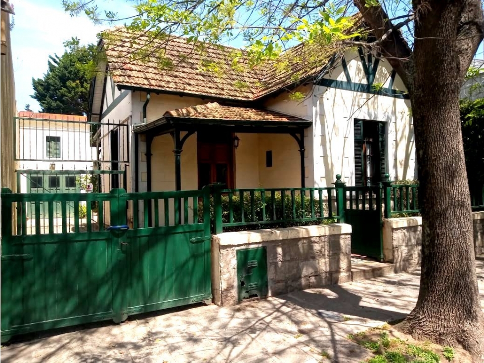 VENTA / CHALET / CASONA ANTIGUA / 7 AMBIENTES / LA PERLA MAR DEL PLATA - 2